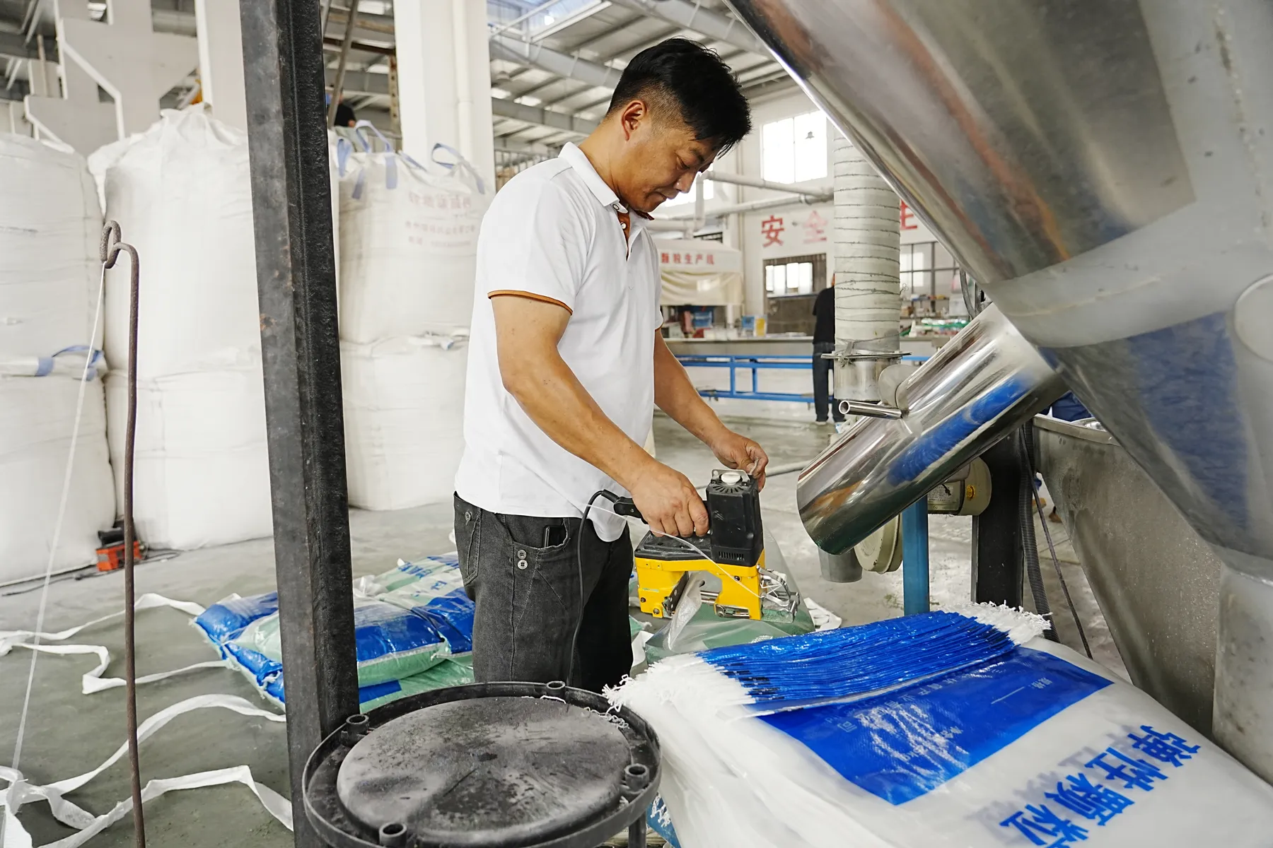 EPDM production process inside the Chuangte workshop